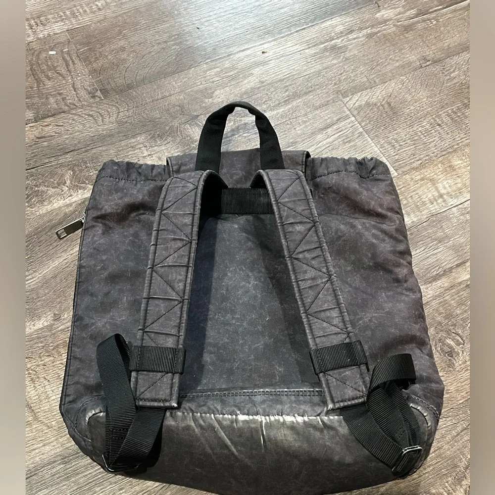 LULULEMON Stylish Black Backpack